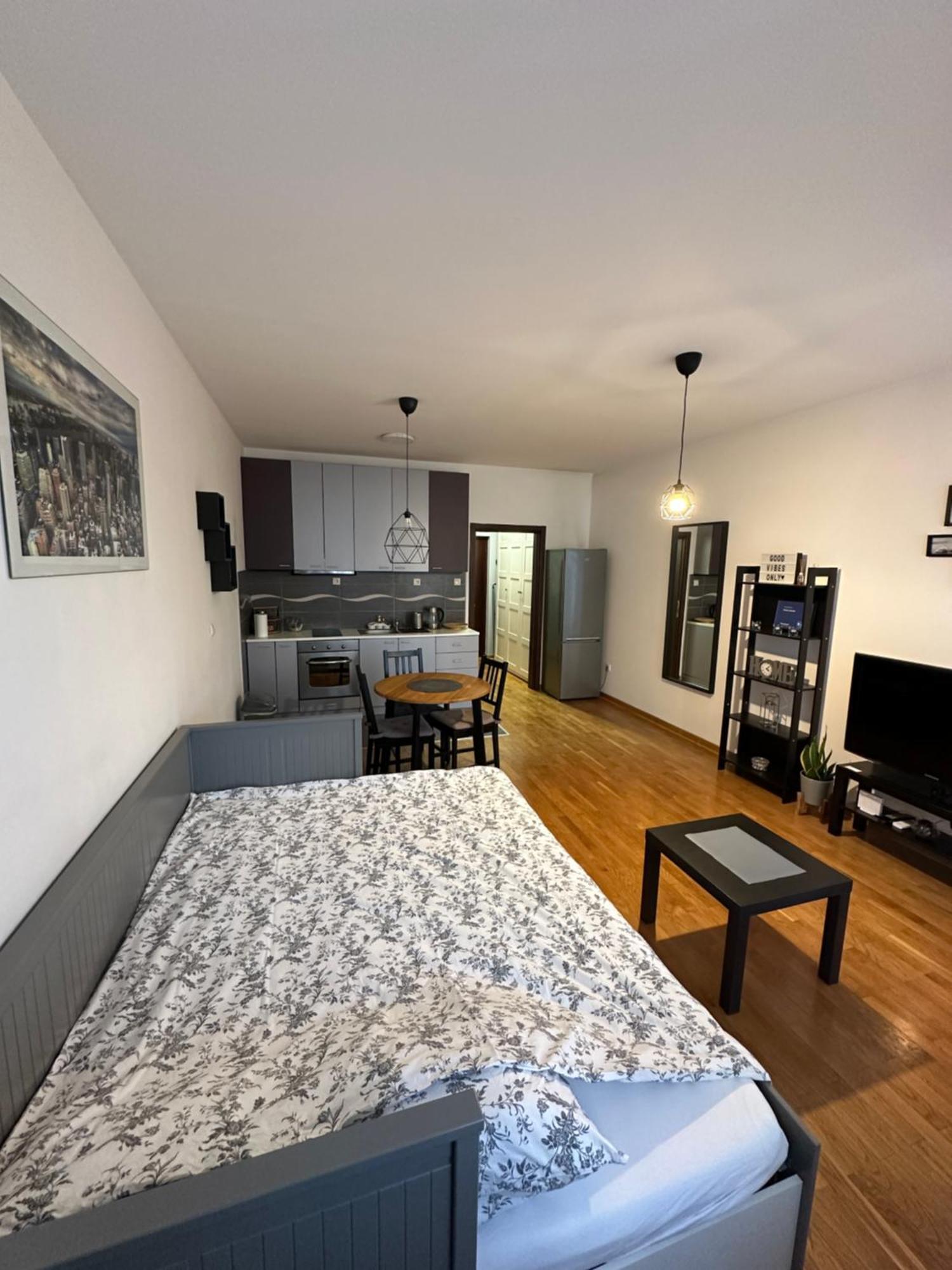 Charlie Aviv Park Apartment Belgrad Exterior foto