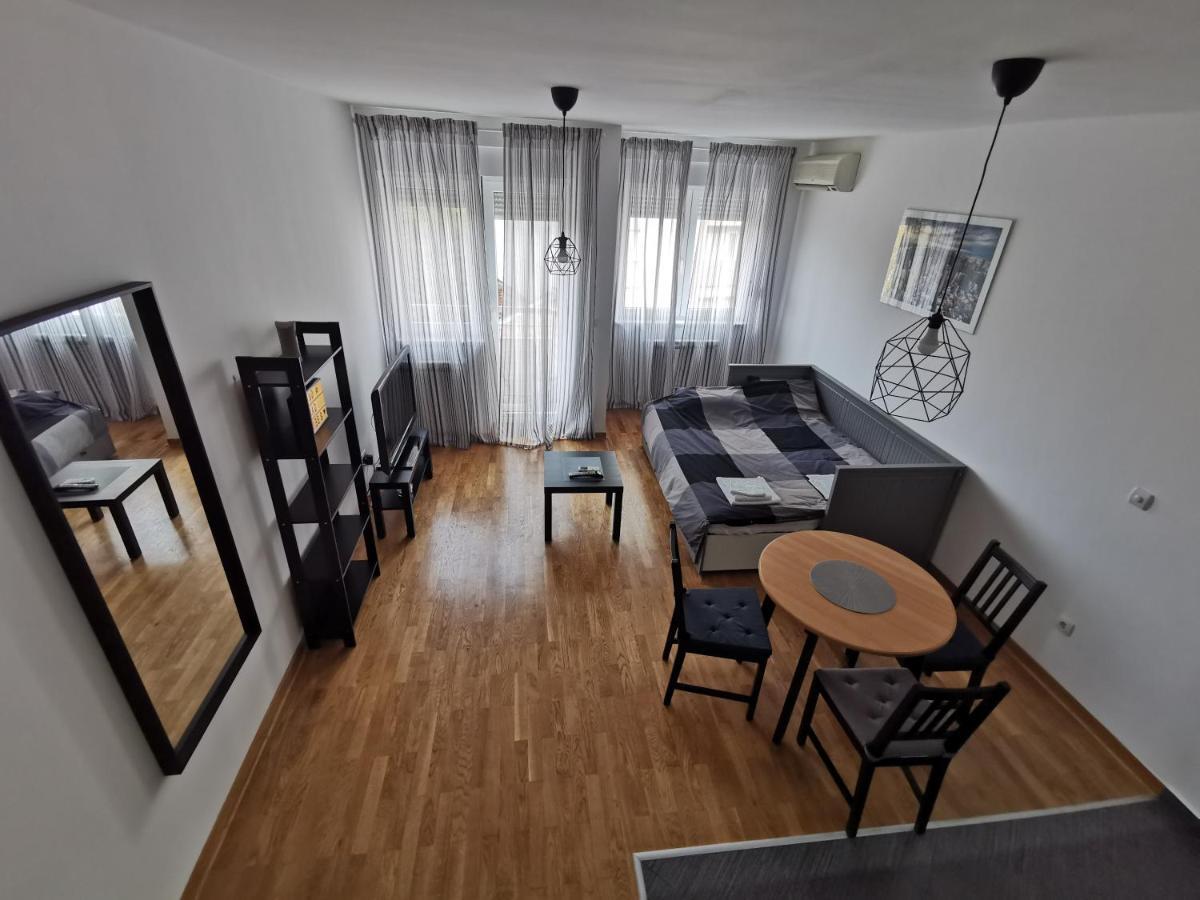 Charlie Aviv Park Apartment Belgrad Exterior foto